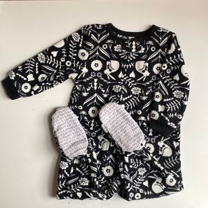 [3/15$] Carters Fleece Pajamas 12MO